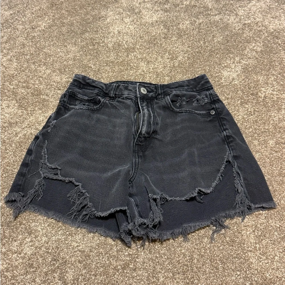 American Eagle Sz 2 cutoff highest rise mom jeans short.